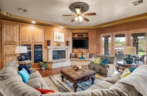 East Mesa Villa | City View Manor