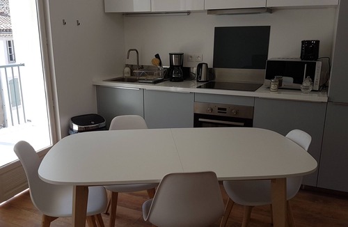 City of Carcassonne Apartment | CITE of CARCASSONNE Gîte Les 3 Tours 2, 99 rue Trivalle