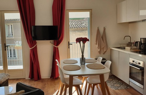 City of Carcassonne Apartment | CITE of CARCASSONNE Gîte Les 3 Tours 2, 99 rue Trivalle