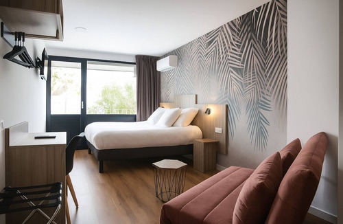 Villeneuve-les-Avignon Hotel | Cit’Hotel L’Oasis d’Avignon