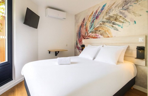 Villeneuve-les-Avignon Hotel | Cit’Hotel L’Oasis d’Avignon