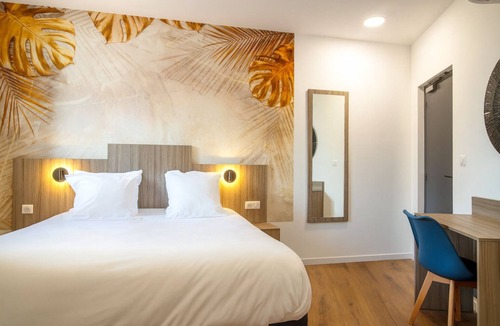 Villeneuve-les-Avignon Hotel | Cit’Hotel L’Oasis d’Avignon
