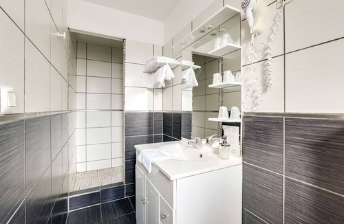 Le Bourg Hotel | Citotel Du Midi