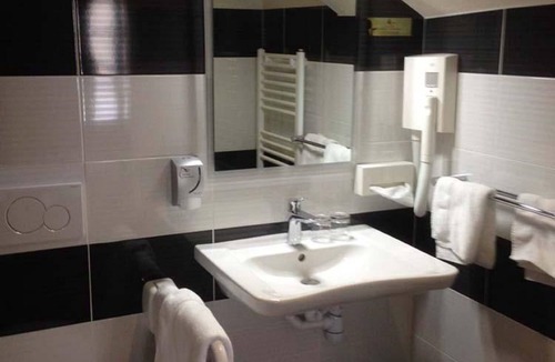 Pont-Aven Hotel | Citotel La Chaumiere Roz Aven