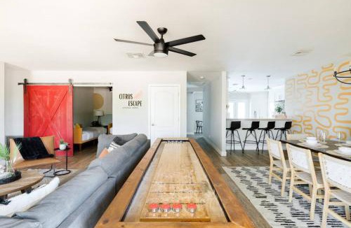Village Grove House | Citrus Escape