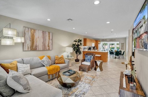 South New River Isles House | Citrus Isles - 2 Family Compound! Dock + Pool