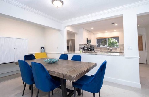 South New River Isles House | Citrus Isles - 2 Family Compound! Dock + Pool