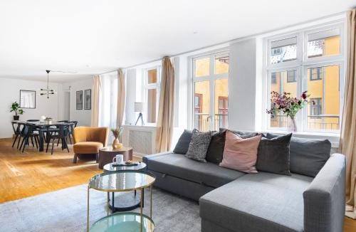 Copenhagen City Centre Apartment | City 1- Pleasant 4-Bdr Apt in Central Copenhagen