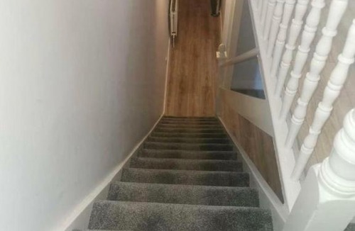 Bensham Manor Hostel | City Access