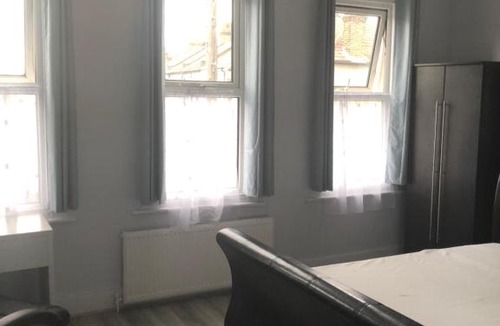 Bensham Manor Hostel | City Access