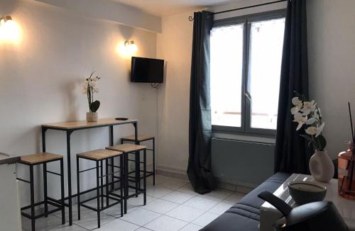 Alencon Apartment | City and Nature