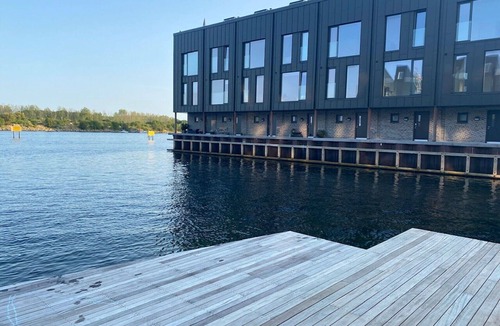 Sydhavnen Apartment | City Apartment in Copenhagen with 2 bedrooms sleeps 4