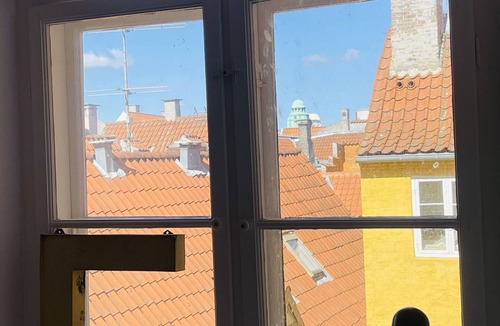 Slotsholmen Apartment | City Apartment in Copenhagen with 3 bedrooms sleeps 6