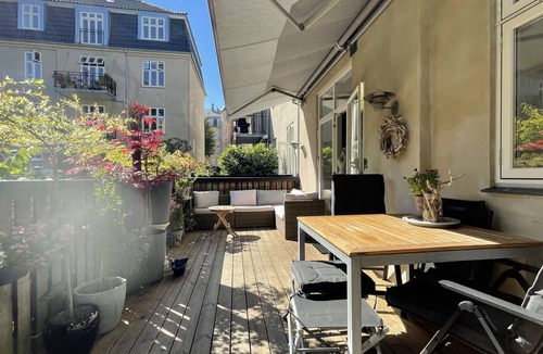 Frederiksberg C Apartment | City Apartment in Frederiksberg with 2 bedrooms sleeps 4