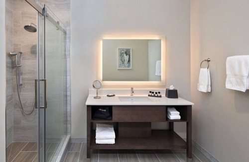 Winters House | City Break in Winters! Four Classy Accommodations, Free Parking, Pets Allowed!