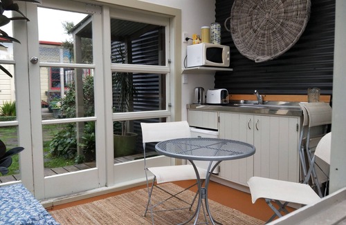 New Plymouth Cottage | City Cabin