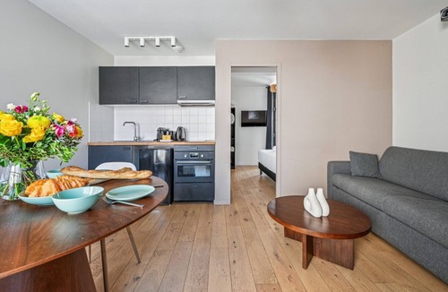 Silly-Gallieni Apartment | City Center l 15min from Eiffel Tower by Car
