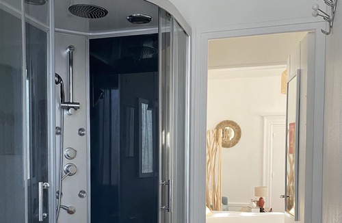 Henriville Apartment | City center apartment