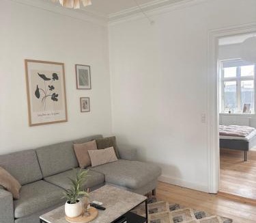 Aalborg Midtby Apartment | City center apartment with balcony and private parking