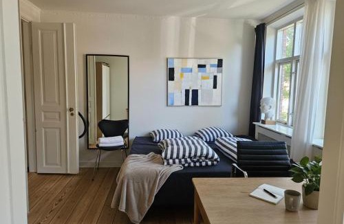 Odense Apartment | City Center Apartment with Balcony, Garden & Free Parking