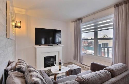 Saint-Sauveur Apartment | City Center Charming River View AC Free Parking