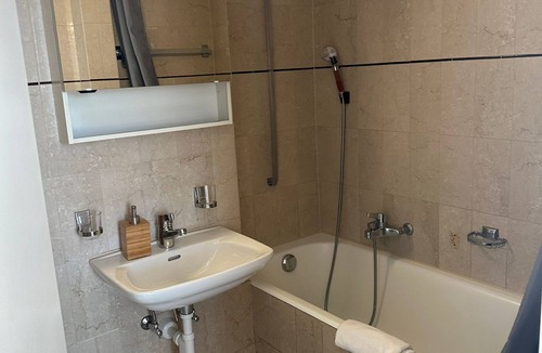 Geneva Old Town Apartment | City Center Cosy Studio with Terrace