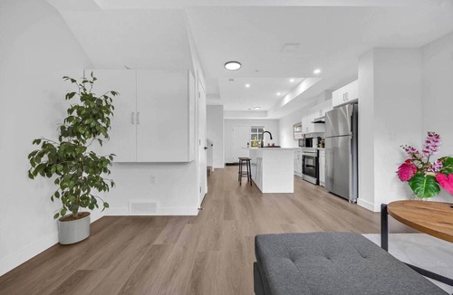 Crescent Heights House | City Center Get away