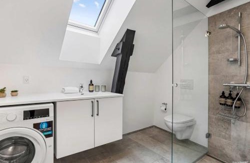 Midtbyen Apartment | City-Center Penthouse w Private Balcony