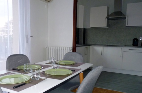 La Gare Apartment | CITY CENTER PLACE DE CATALOGNE MOUNTAIN BEACHES ACCESS