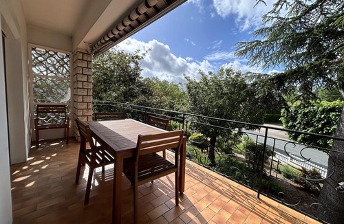La Roche-Posay Apartment | City center T3 apartment with garden and air conditioning