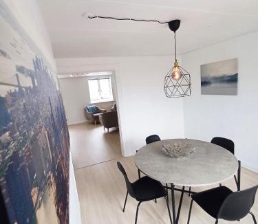 Hjørring Apartment | City Central Double Room 2 with free parking
