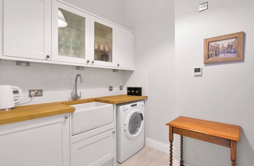 Alloa Apartment | City Centre Flat in Alloa