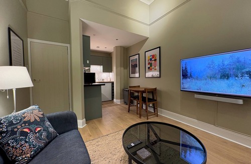 City Centre Glasgow Apartment | City Centre Luxury Retreat