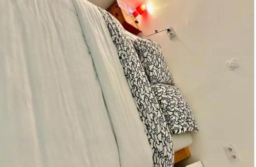 Chambery House | City centre Shared toilet and bathroom