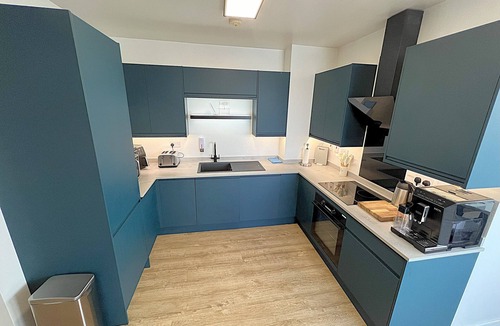 Theatreland Birmingham Apartment | City Centre - Sleeps 4 & Free Parking