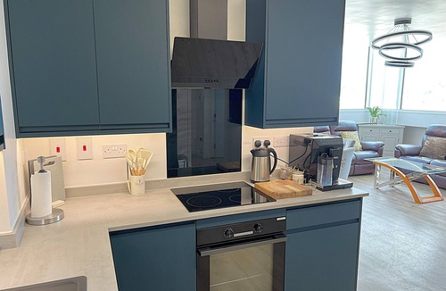 Theatreland Birmingham Apartment | City Centre - Sleeps 4 & Free Parking