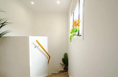 Frankton Apartment | City Centre Style Apt 4