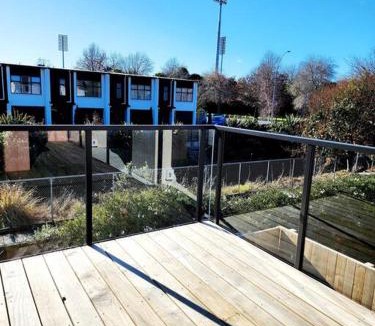 Frankton Apartment | City Centre Style Apt 4