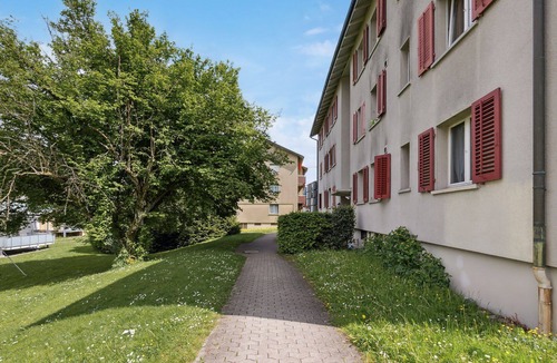 Center Apartment | City Close: Peaceful 3BR Apartment