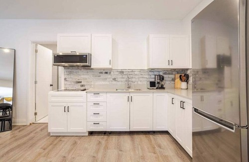 Latin Quarter House | City Comfort – Charming Studio in Ville-Marie