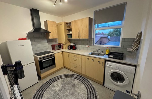 Enfield Highway House | City Escape