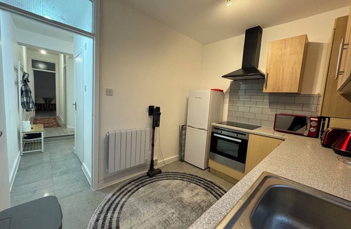 Enfield Highway House | City Escape