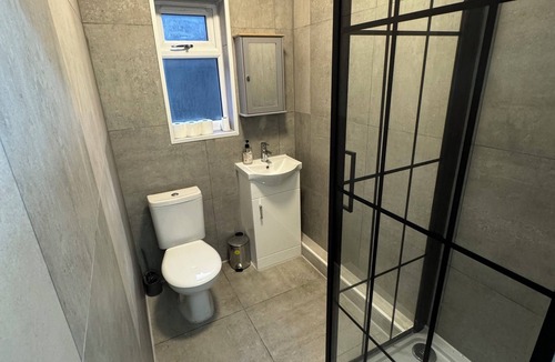 Enfield Highway House | City Escape