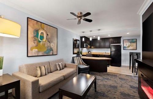 Tree Section Hotel | City Express by Marriott Manhattan Beach