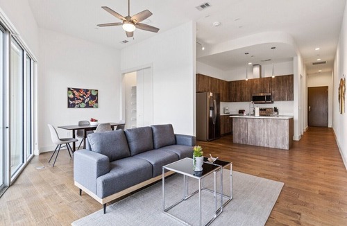 Cedars Apartment | City Flat - King Bed - 2 Full Baths - Gym Access!