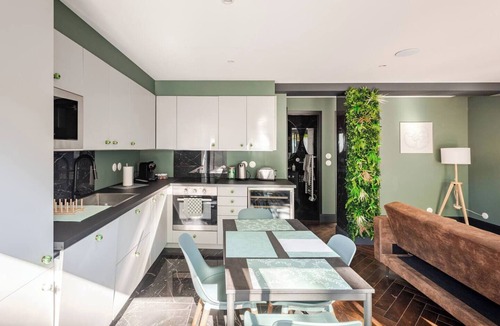 Old Town Apartment | City Garden - A green setting in the heart of Dijon (3 stars)