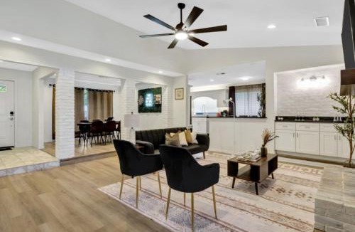 Plano House | City Gem 4BR with POOL Sleeps 8