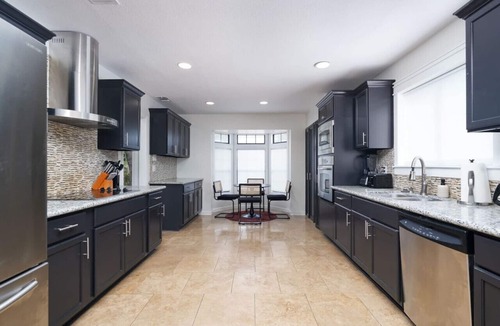 Whispering Oaks House | City Gem w/Pool | MovieTheater&PuttPutt