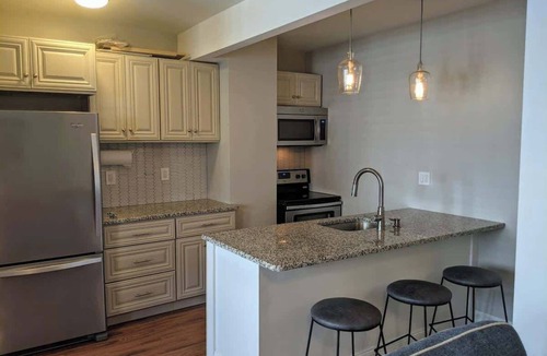 Wilmington Apartment | City Getaway 3