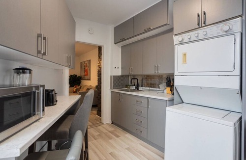Griffintown Apartment | City Haven Stay | 4BR Stylish Getaway